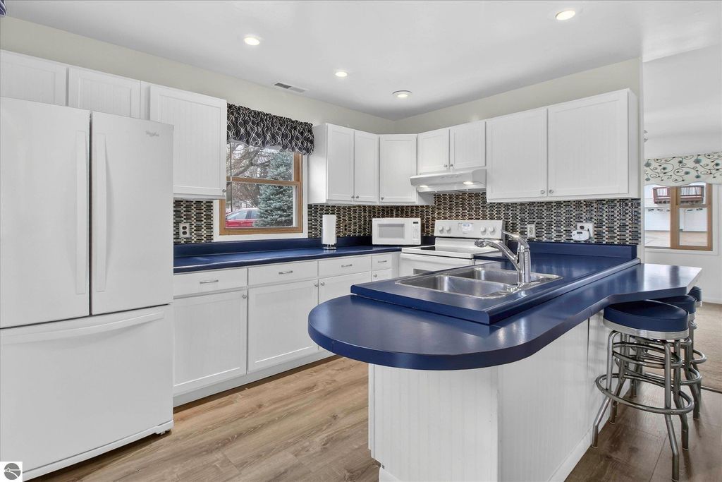 Image 10 of property listing at 309 S State Street, Alma, MI 48801