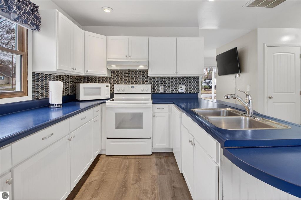 Image 12 of property listing at 309 S State Street, Alma, MI 48801