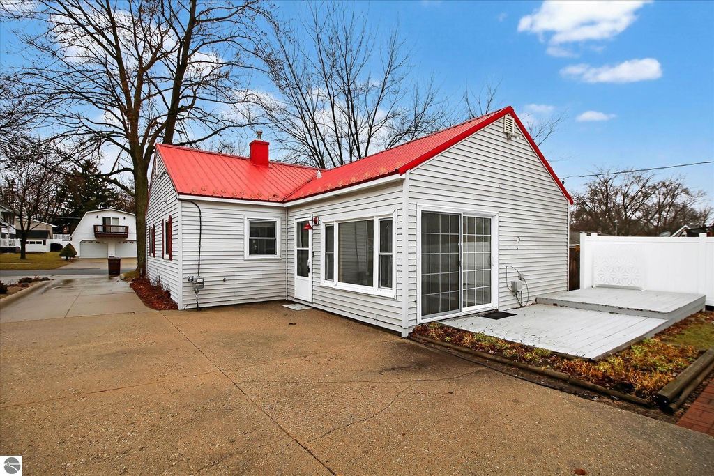 Image 25 of property listing at 309 S State Street, Alma, MI 48801