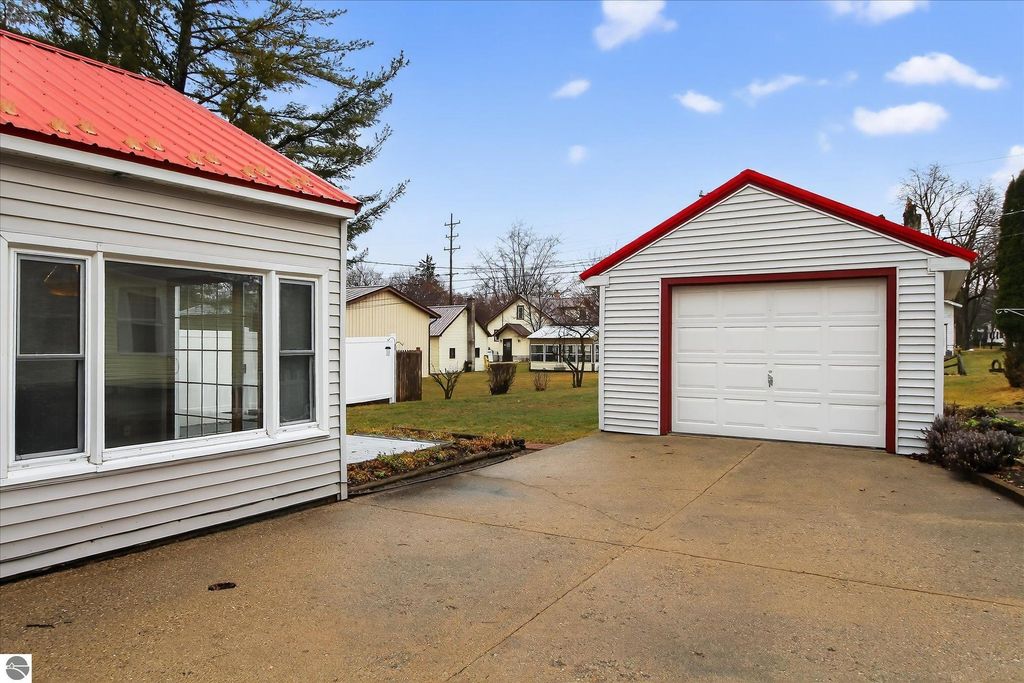 Image 27 of property listing at 309 S State Street, Alma, MI 48801