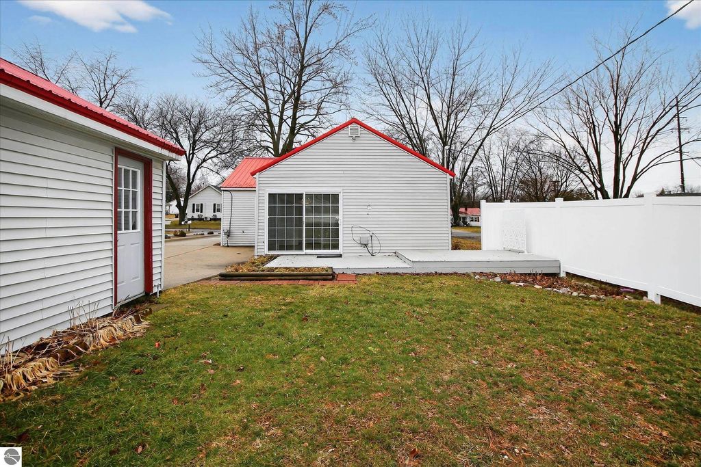 Image 29 of property listing at 309 S State Street, Alma, MI 48801