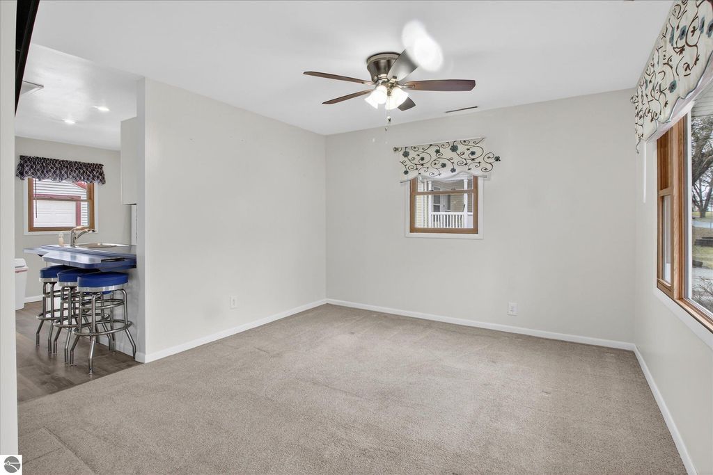 Image 8 of property listing at 309 S State Street, Alma, MI 48801