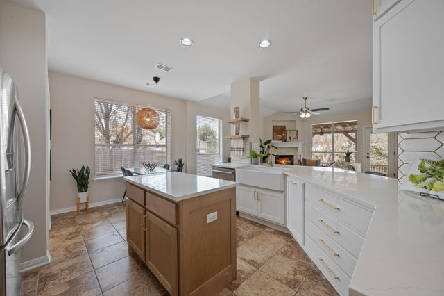 7008 Cool Canyon CV, Round Rock, TX 78681