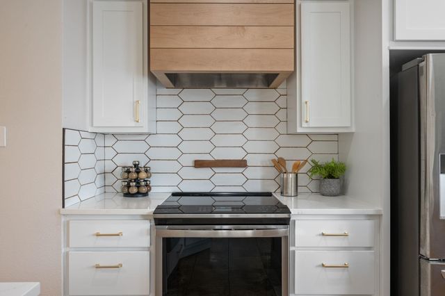 7008 Cool Canyon CV, Round Rock, TX 78681