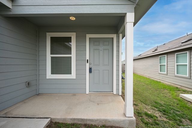9804 CAROME MILL DR, San Antonio, TX 78254