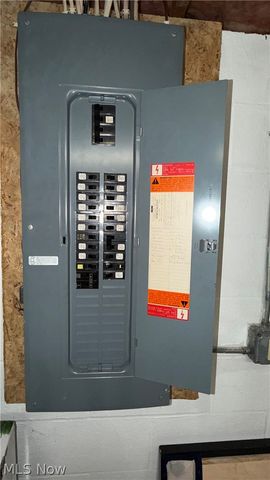 9 Willow Way, Canfield, OH 44406