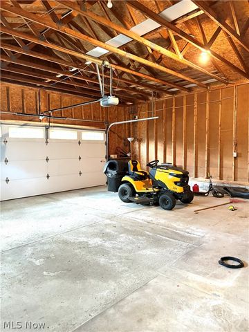 9 Willow Way, Canfield, OH 44406