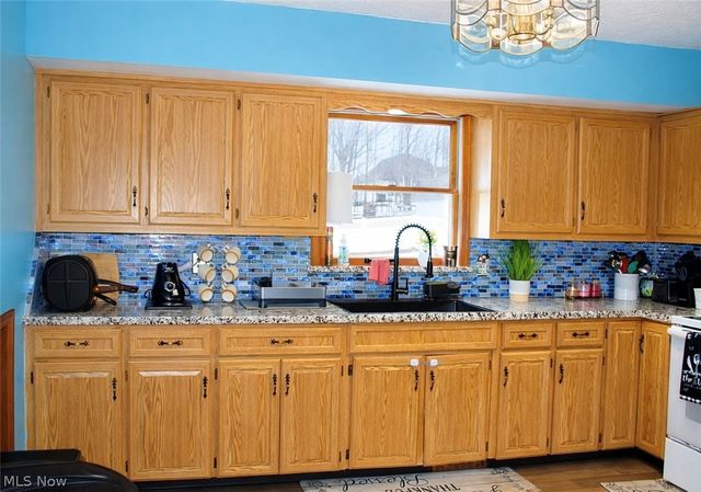 9 Willow Way, Canfield, OH 44406