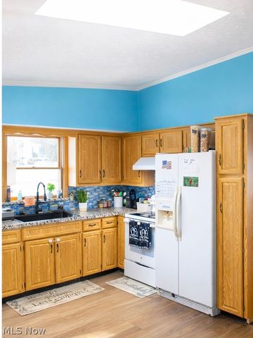 9 Willow Way, Canfield, OH 44406