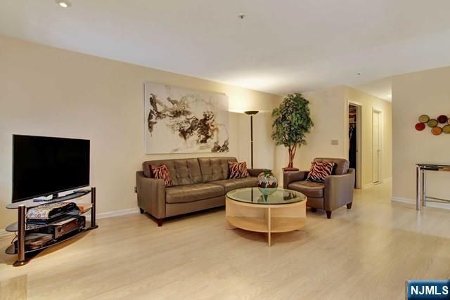 649 Richmond Court, Ramsey, NJ 07446