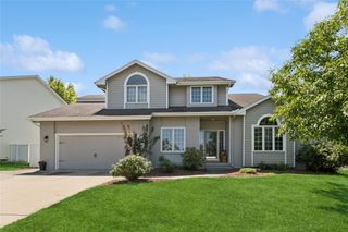 5438 Ponderosa Drive, West Des Moines, IA 50266