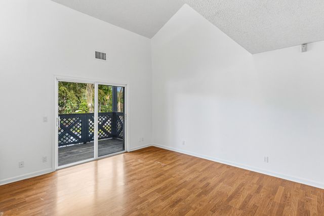 5048 Heatherhill Lane 1205, Boca Raton, FL 33486