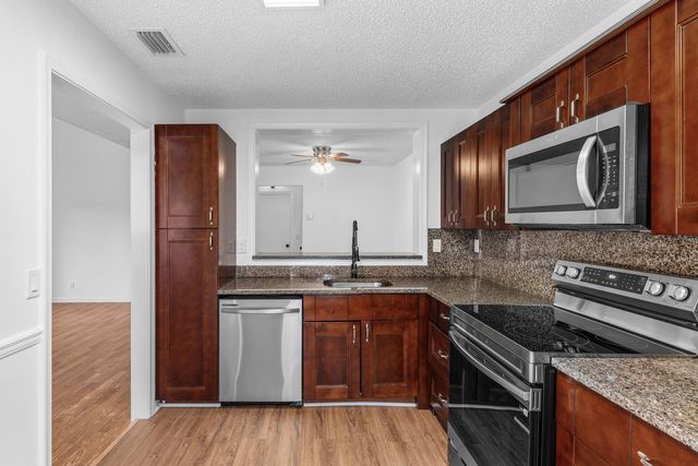 5048 Heatherhill Lane 1205, Boca Raton, FL 33486