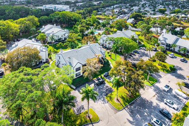 5048 Heatherhill Lane 1205, Boca Raton, FL 33486