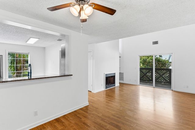 5048 Heatherhill Lane 1205, Boca Raton, FL 33486