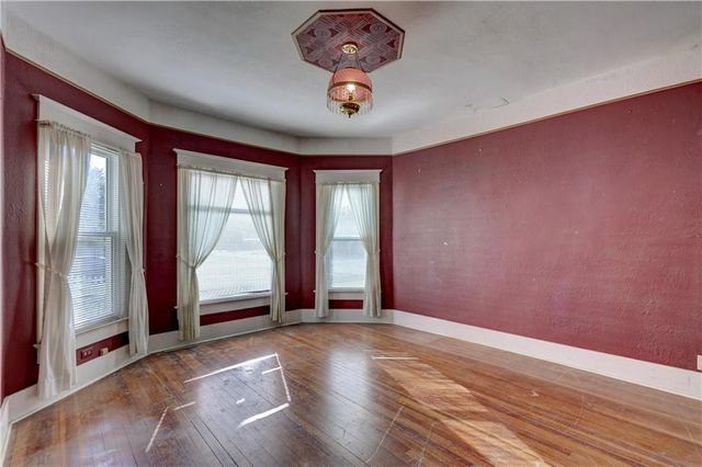 429 S Minnesota Avenue, Columbus, KS 66725