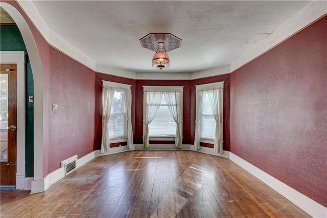 429 S Minnesota Avenue, Columbus, KS 66725