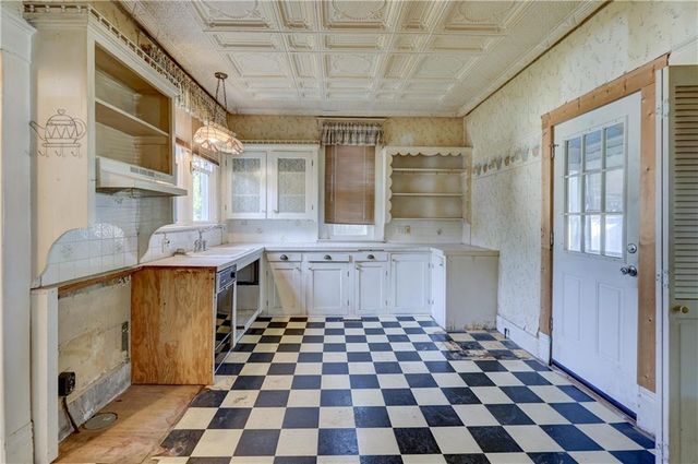 429 S Minnesota Avenue, Columbus, KS 66725