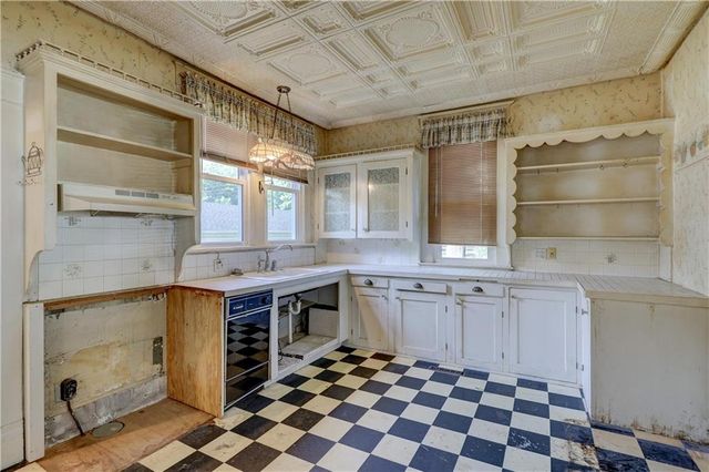 429 S Minnesota Avenue, Columbus, KS 66725