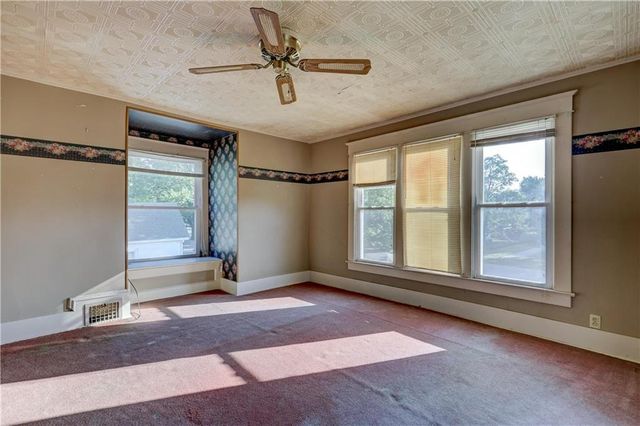 429 S Minnesota Avenue, Columbus, KS 66725