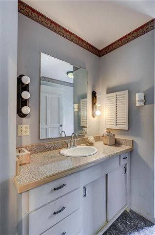 429 S Minnesota Avenue, Columbus, KS 66725