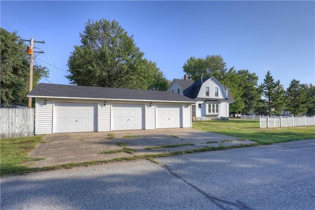 429 S Minnesota Avenue, Columbus, KS 66725
