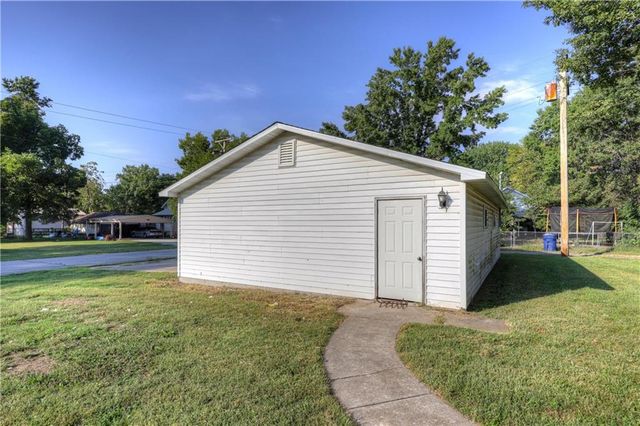 429 S Minnesota Avenue, Columbus, KS 66725