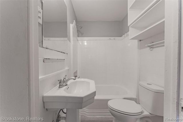 62 Court Street, Pontiac, MI 48342
