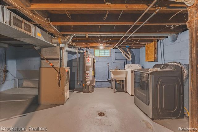 62 Court Street, Pontiac, MI 48342