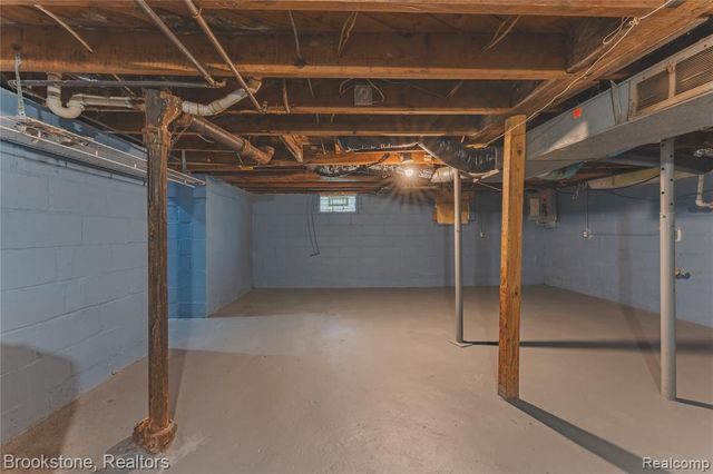 62 Court Street, Pontiac, MI 48342