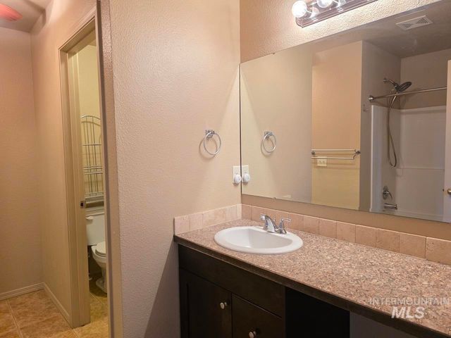 4503 Julie St, Caldwell, ID 83607