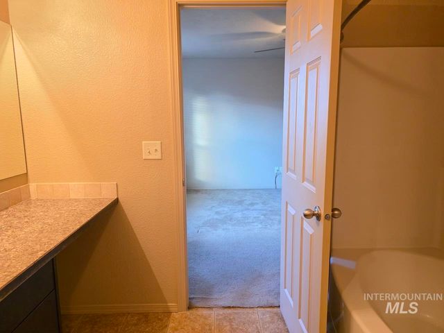 4503 Julie St, Caldwell, ID 83607