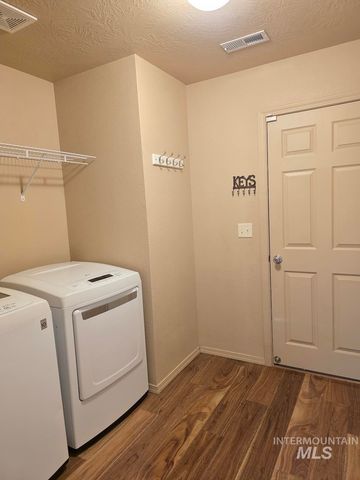 4503 Julie St, Caldwell, ID 83607