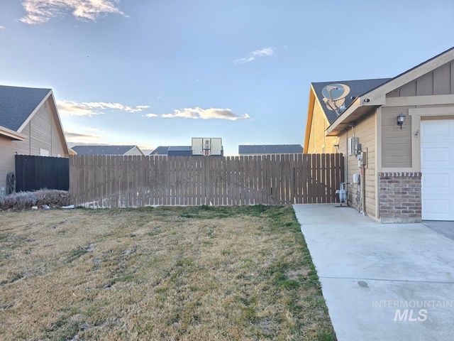 4503 Julie St, Caldwell, ID 83607