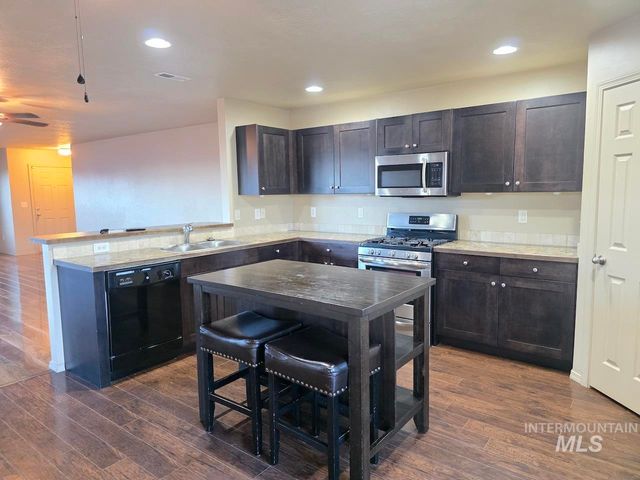 4503 Julie St, Caldwell, ID 83607