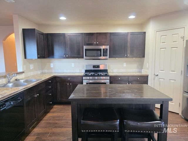 4503 Julie St, Caldwell, ID 83607