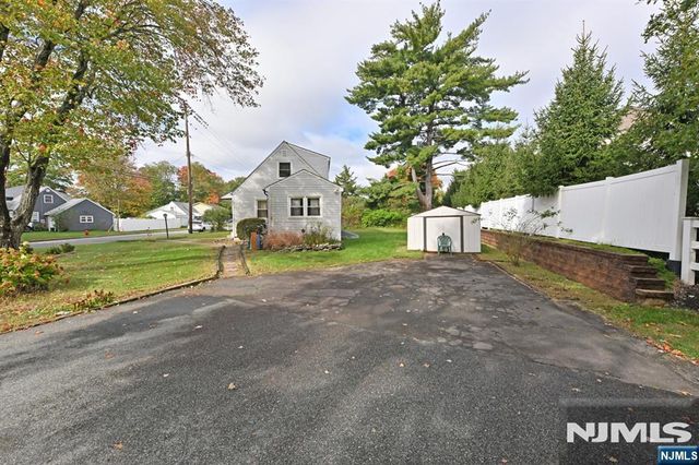 1 Second Avenue, Wanaque, NJ 07420