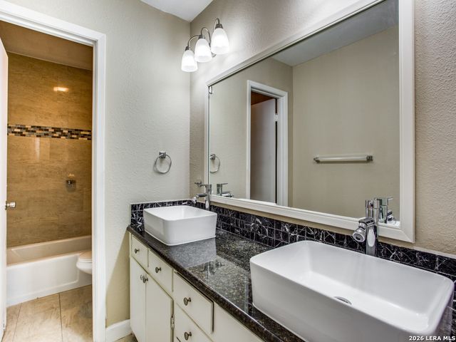 122 E Terra Alta Dr Apt 13, San Antonio, TX 78209