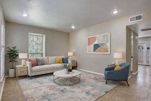 122 E Terra Alta Dr Apt 13, San Antonio, TX 78209