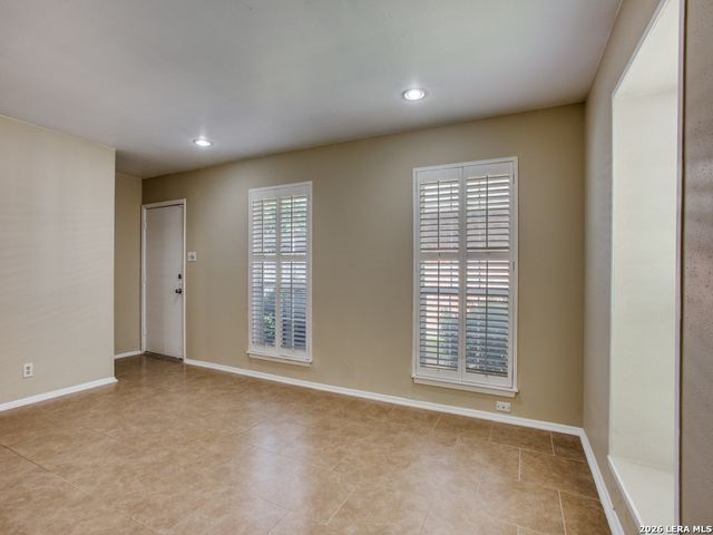 122 E Terra Alta Dr Apt 13, San Antonio, TX 78209