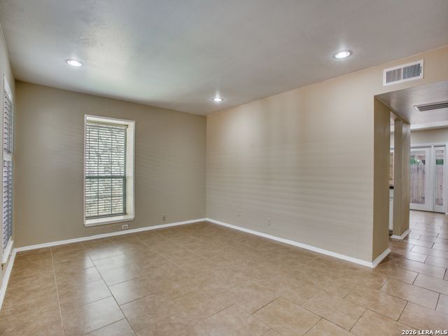 122 E Terra Alta Dr Apt 13, San Antonio, TX 78209