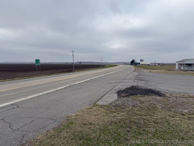 9999 Hwy 100, Webbers Falls, OK 74470