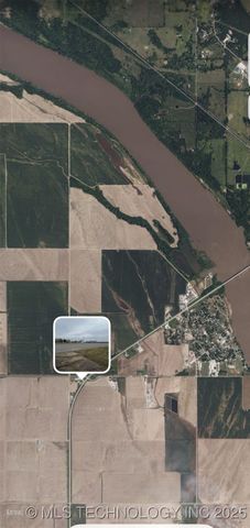 9999 Hwy 100, Webbers Falls, OK 74470