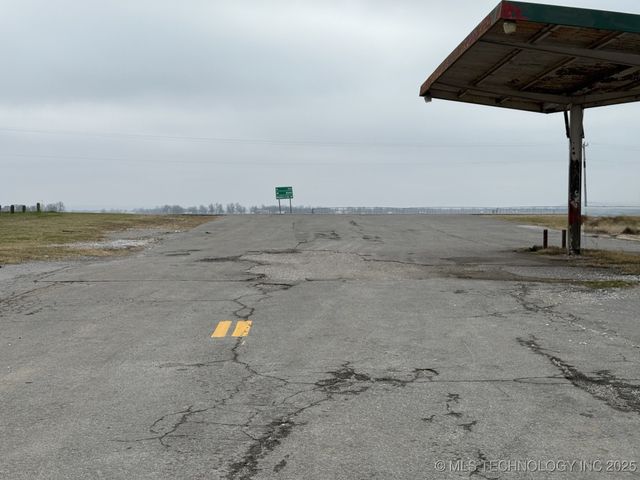 9999 Hwy 100, Webbers Falls, OK 74470