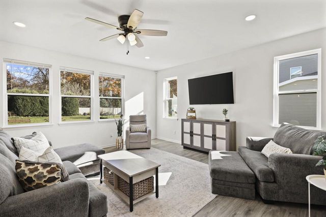 514 Fundamental Way, Cottage Grove, WI 53527