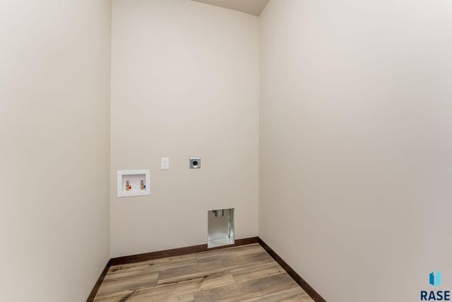 920 E Dutch St Street, Tea, SD 57064