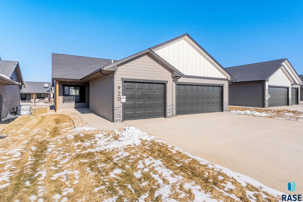 920 E Dutch St Street, Tea, SD 57064