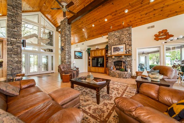 450 Cliffview Drive, Quitman, AR 72131