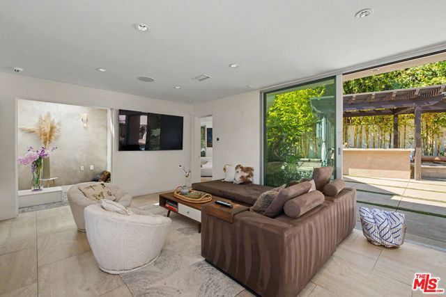 2766 Ellison Drive, Beverly Hills, CA 90210