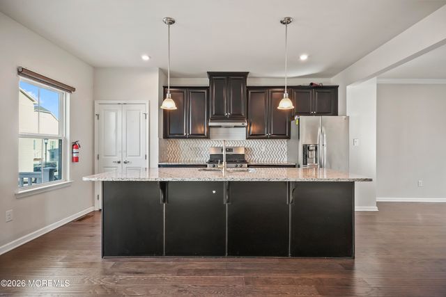 605 Bayside Court, South Amboy, NJ 08879